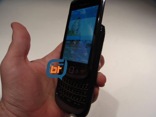 Illustration for article titled Leaked: Production-Level BlackBerry Bold 9800 Pics
